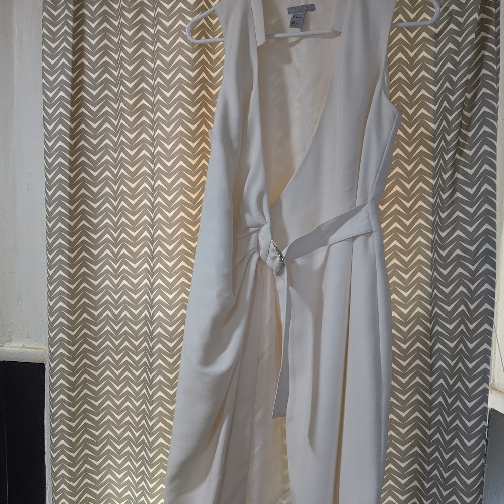 White Sleeveless Blazer